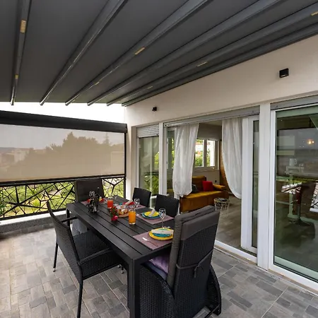 My Dalmatia - Sea View Penthouse Nikita