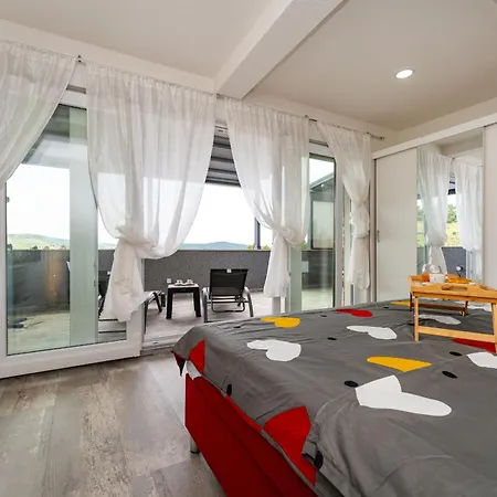 My Dalmatia - Sea View Penthouse Nikita *