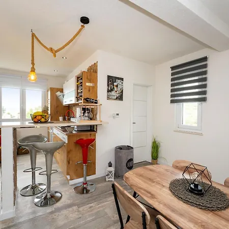 My Dalmatia - Sea View Penthouse Nikita *