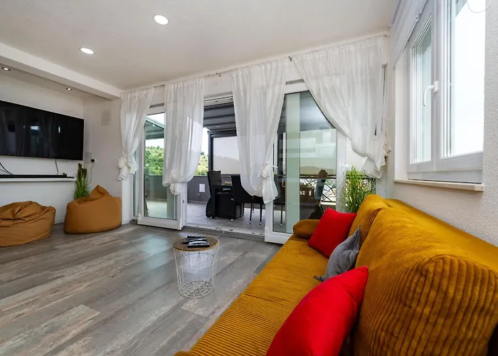 My Dalmatia - Sea View Penthouse Nikita דירה *