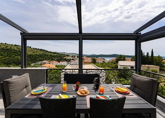 My Dalmatia - Sea View Penthouse Nikita דירה